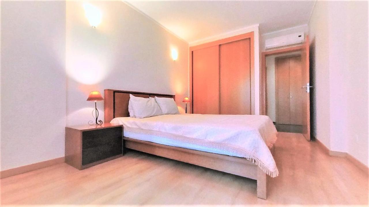 Apartamentos Turisticos Rocha Tower 4 ปอร์ติเมา ภายนอก รูปภาพ